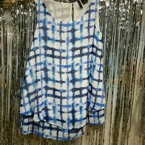 💖💙Gorgeous 💖💙New directions top.💖💙